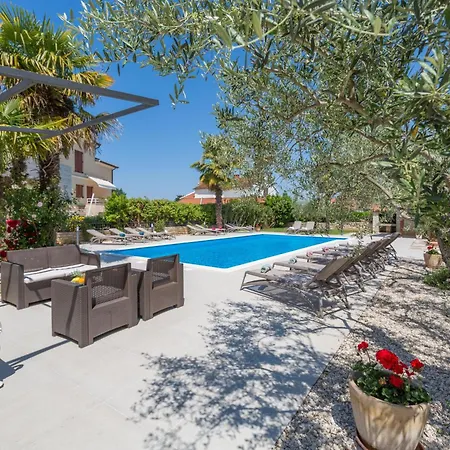 Apartment Paradiso Fuer 2 Personen Mit Pool *
