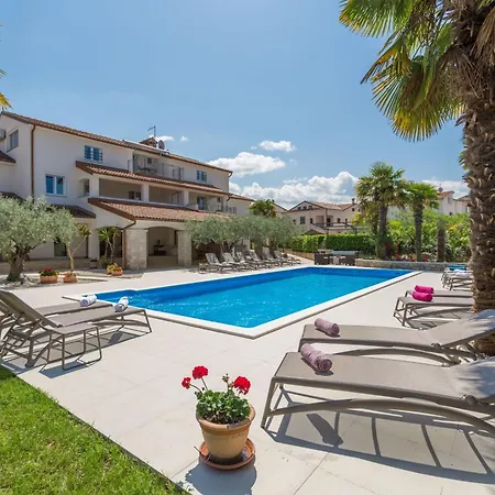 Paradiso Fuer 2 Personen Mit Pool *
