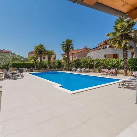 Paradiso Fuer 2 Personen Mit Pool Apartment Porec