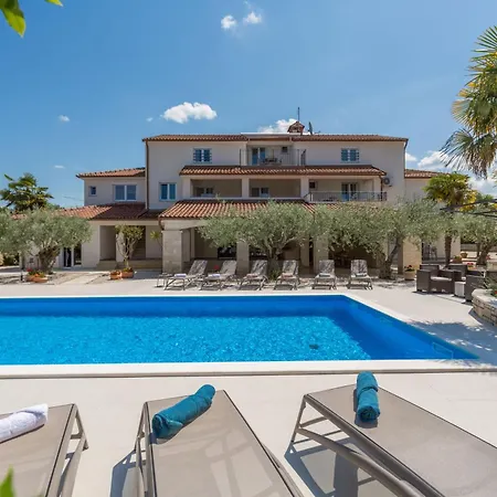 Paradiso Fuer 2 Personen Mit Pool דירה *