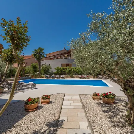 Apartment Paradiso Fuer 2 Personen Mit Pool *